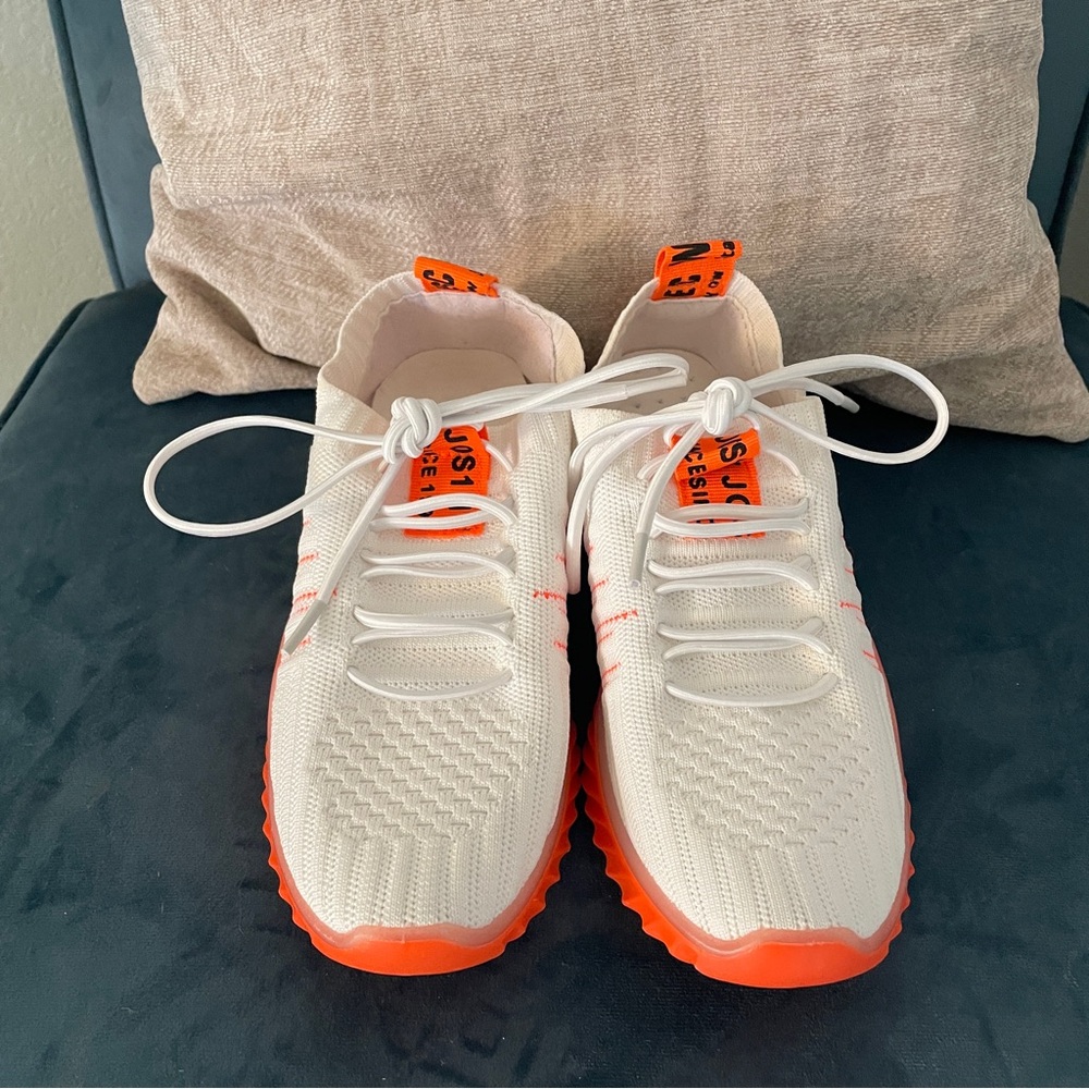 White and orange sneakers. Size 37/6.5 NWOT